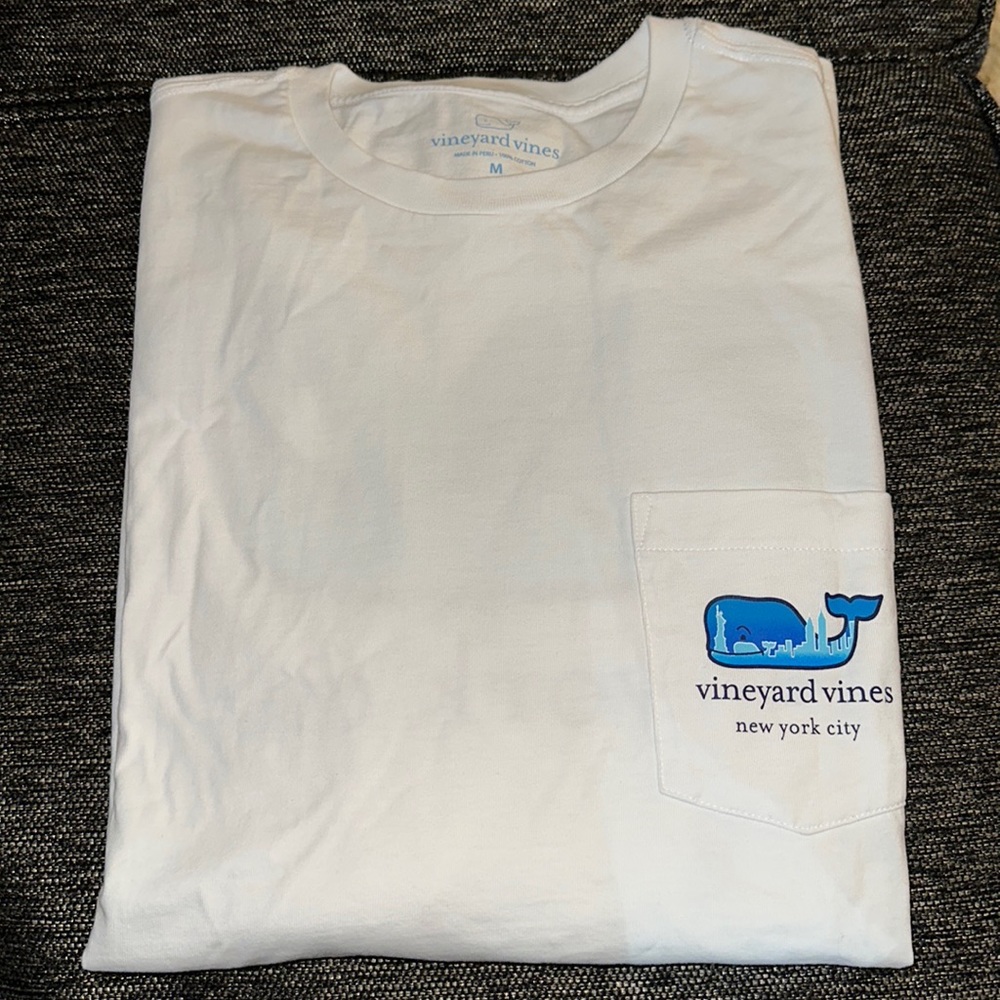 New without tags Vineyard Vines long sleeve tee New York Skyline edition